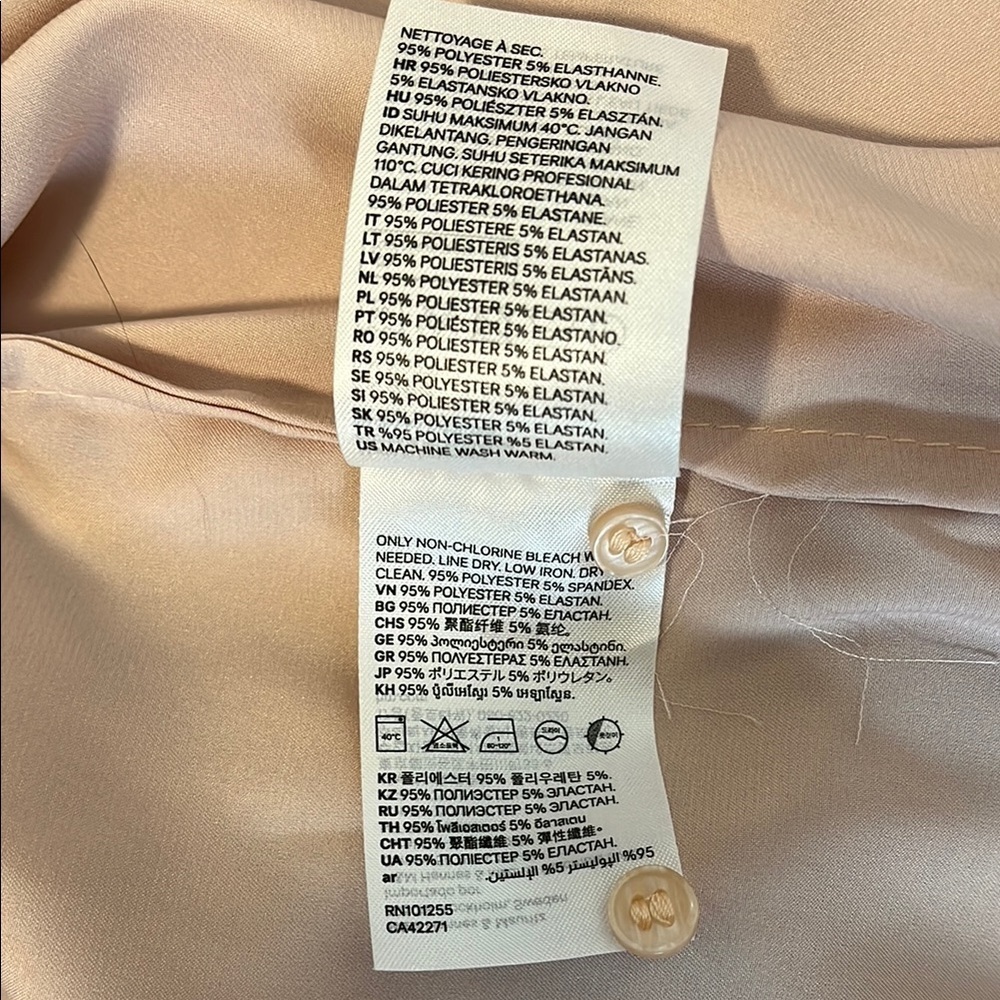 NWOT H&M Soft Pink Satin Effect Button-Up Blouse, Size L - Picture 6 of 7